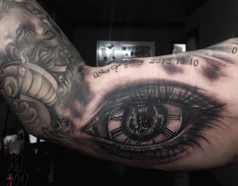 眼睛纹身图片_成品手臂纹身图案