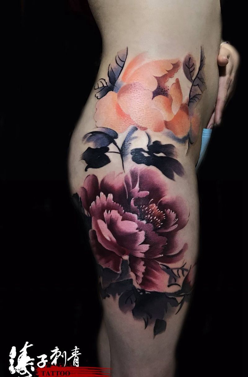 富贵牡丹纹身图片_腰部臀部水彩纹身图案