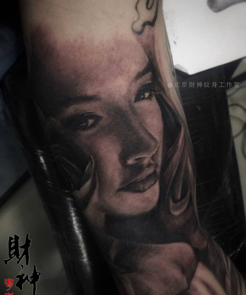 花臂纹身图片_欧美肖像人物手臂成品纹身图案