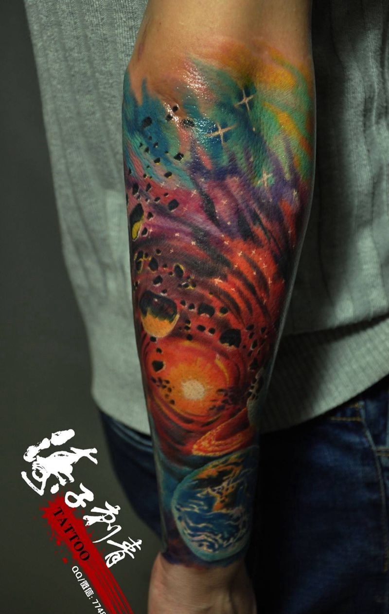 星空纹身图片_手臂欧美写实纹身图案