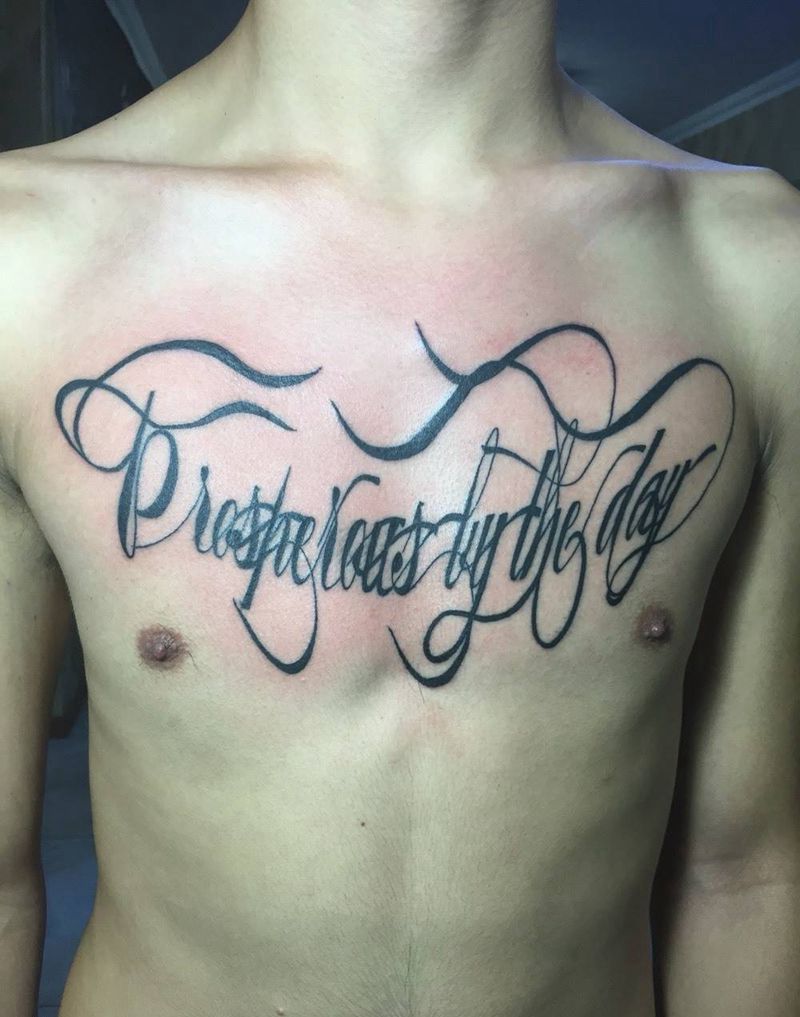 花体英文花胸纹身图片_