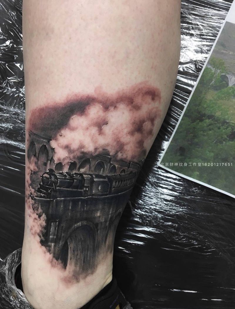 哈利波特的火车纹身图片_成品原创欧美腿部纹身图案