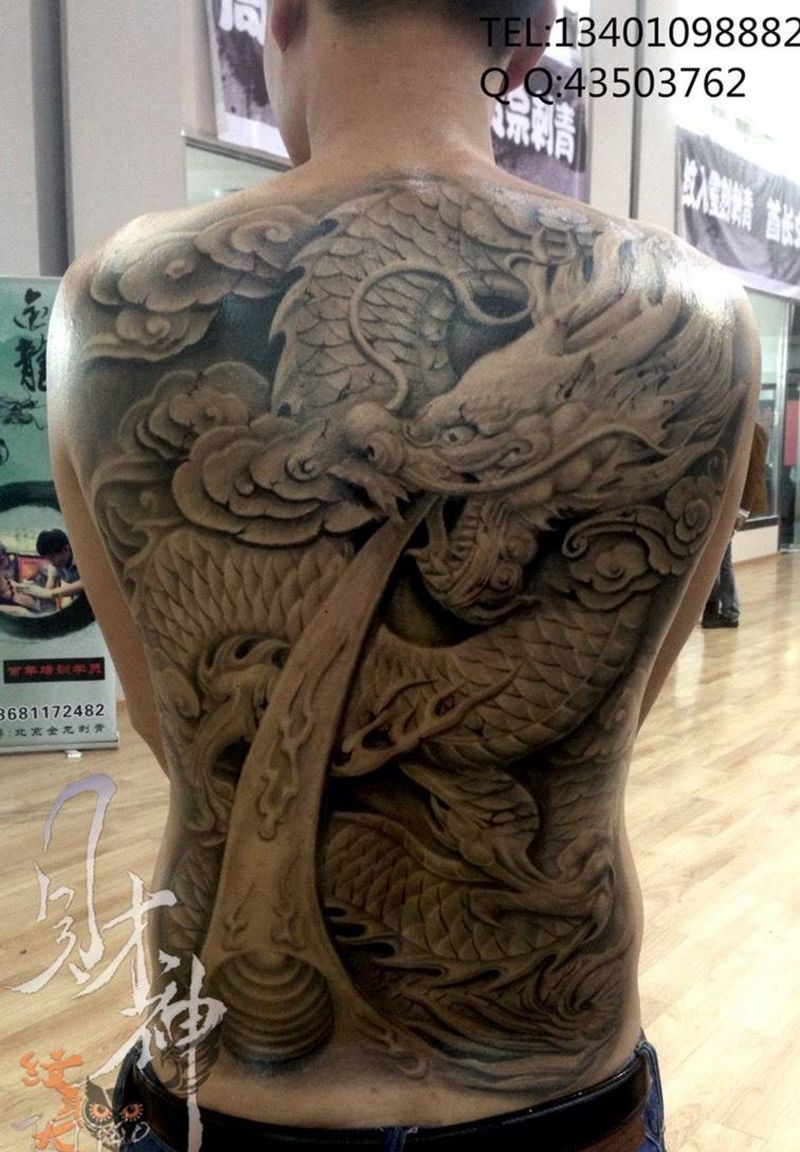 雕龙纹身图片_写实传统欧美鬼神动物原创背部纹身图案