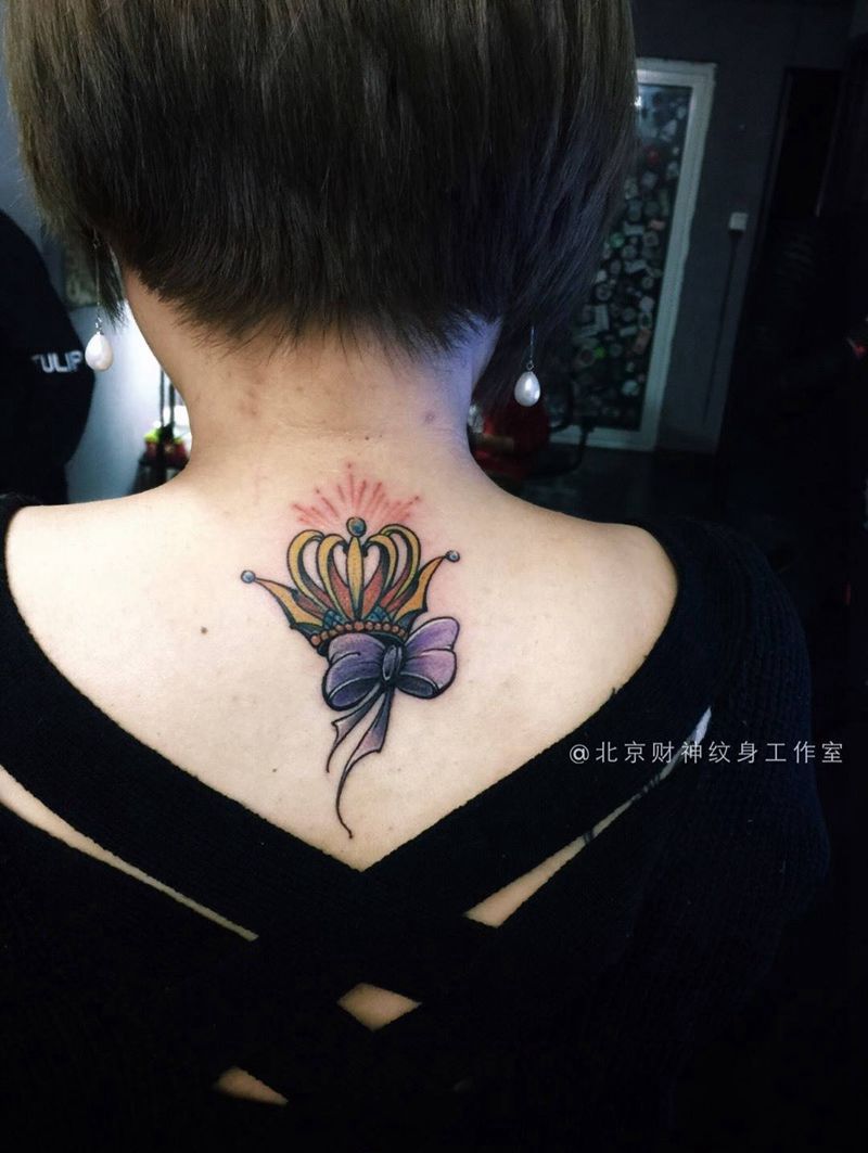 皇冠蝴蝶结纹身图片_