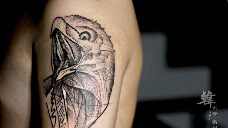 创意鹰头纹身图片_手臂清新几何动物成品纹身图案