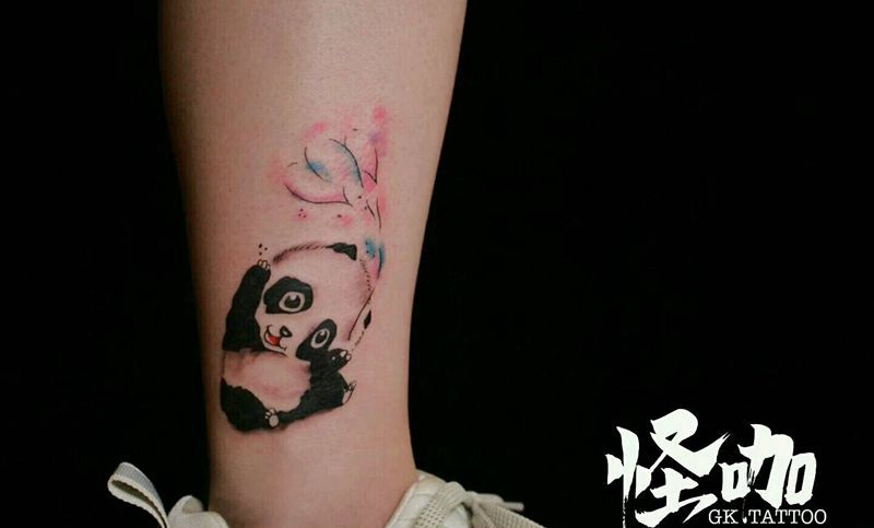 熊猫纹身图片_腿部动物原创成品纹身图案