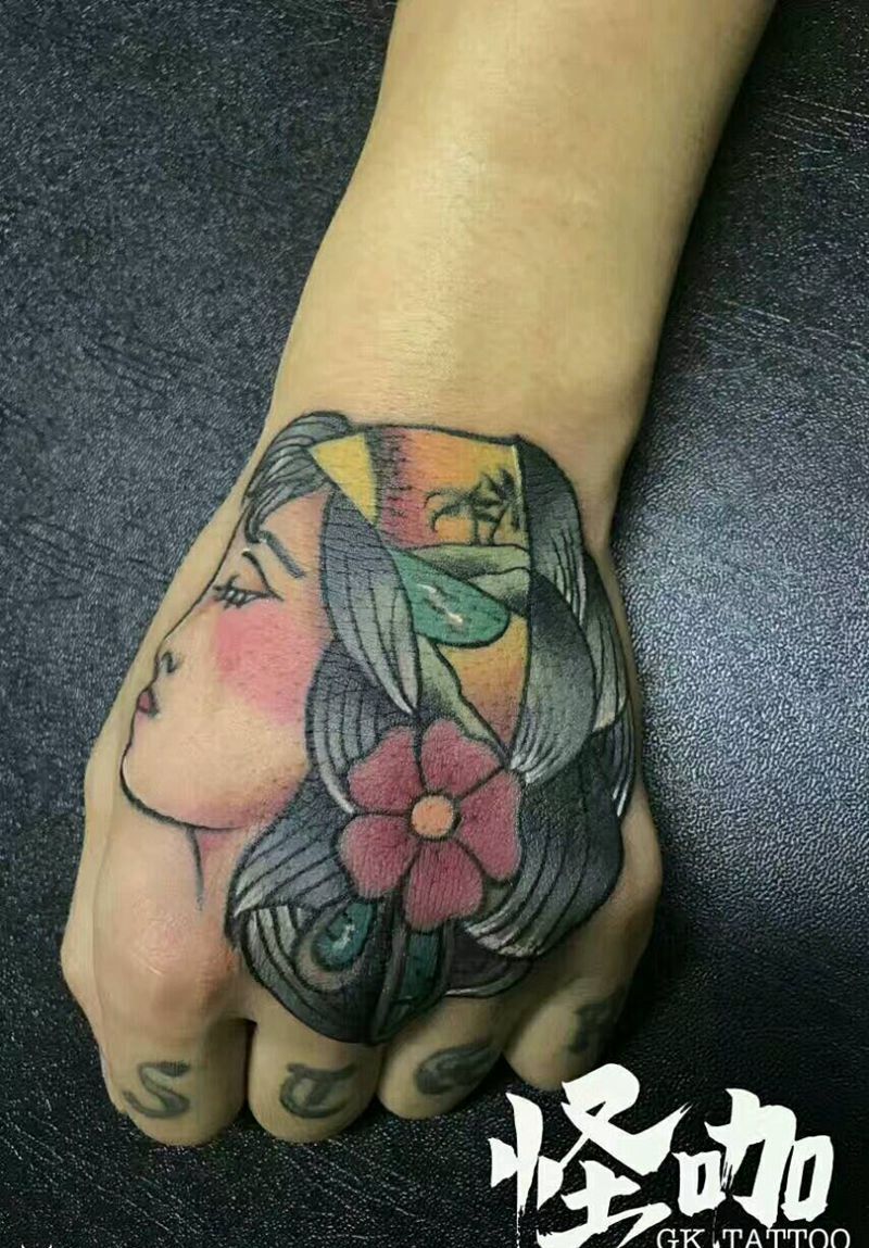oldschool纹身图片_手部欧美人物原创成品纹身图案