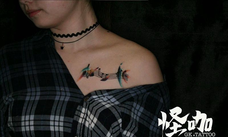 音符纹身图片_肩部清新静物原创成品纹身图案