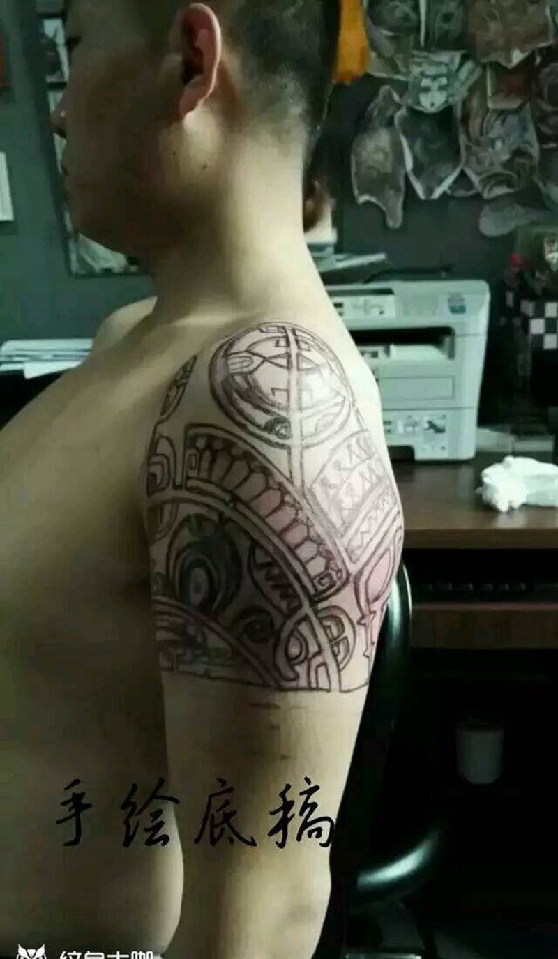 毛利图腾纹身图片_肩部欧美传统图腾宗教原创成品纹身图案
