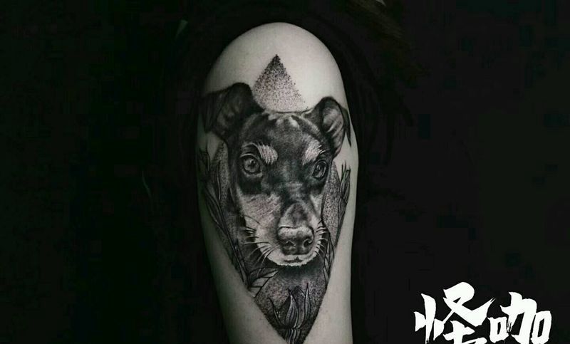 狗纹身图片_手臂写实动物原创成品纹身图案
