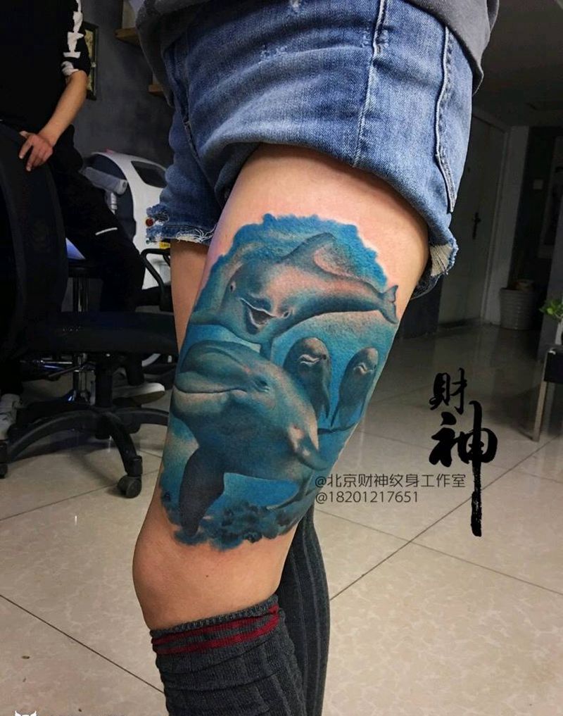 一家四口纹身图片_腿部欧美写实水彩纹身图案