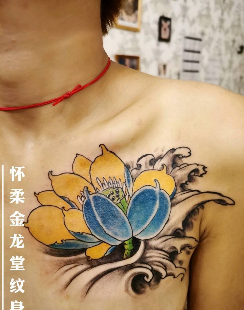 莲花纹身图片_胸部新传统纹身图案