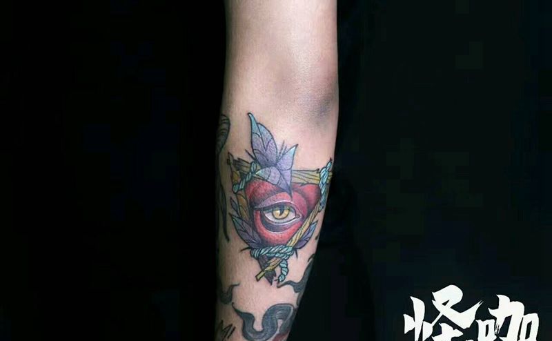 眼睛纹身图片_手臂欧美原创成品纹身图案