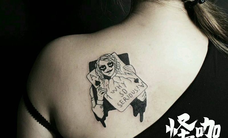 扑克纹身图片_背部人物原创成品纹身图案