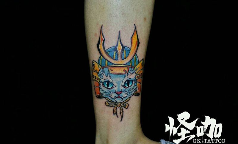 武士猫纹身图片_腿部传统动物原创成品纹身图案