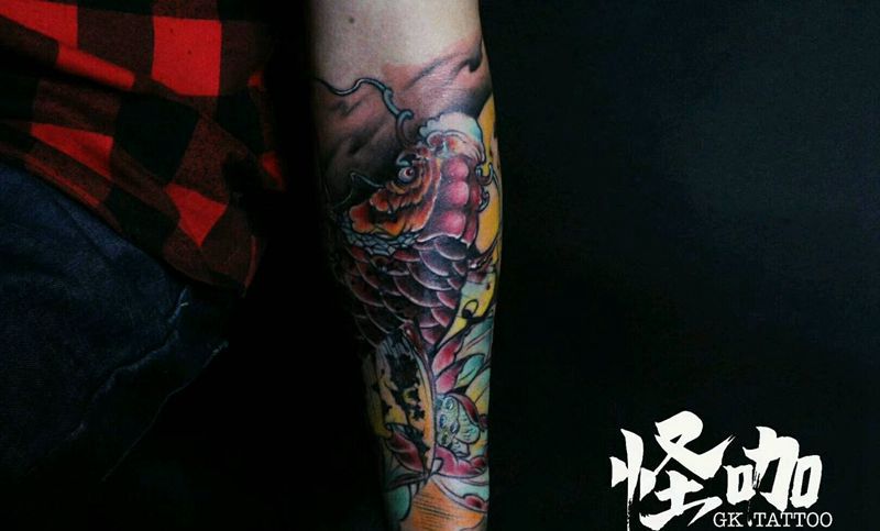 锦鲤纹身图片_手臂传统习俗动物鬼神原创成品纹身图案