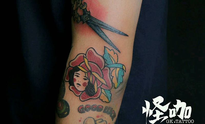 old school纹身图片_手臂欧美人物原创成品纹身图案