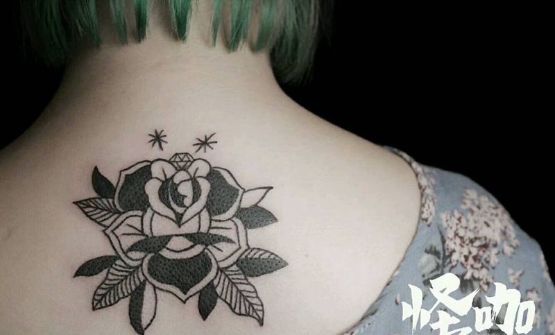 花卉纹身图片_背部植物原创成品纹身图案