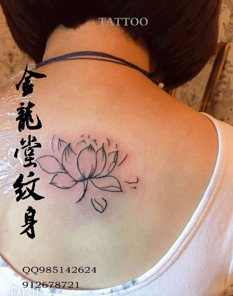 本店娜娜师傅作品纹身图片_胸部手臂Old School纹身图案