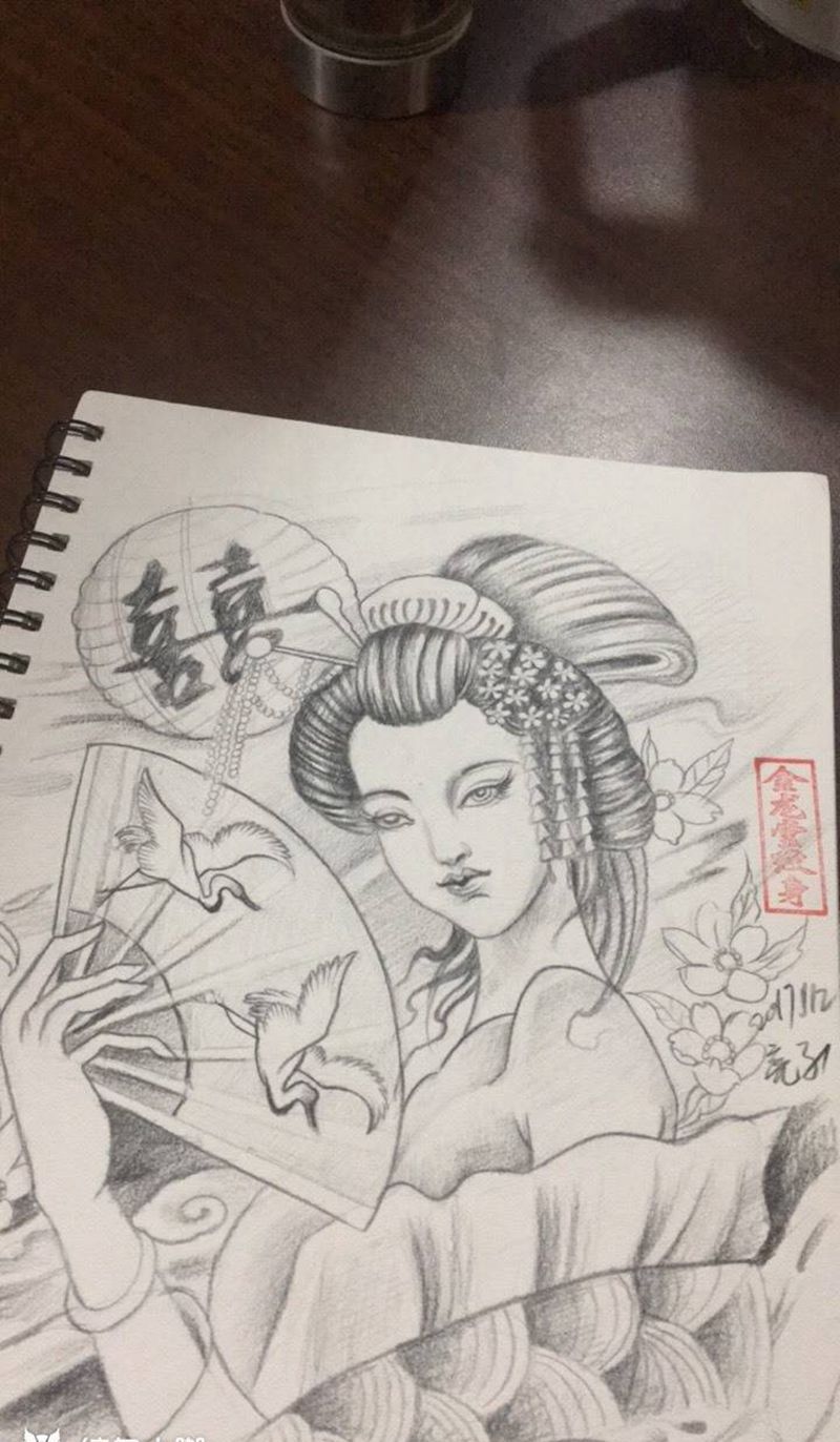 手绘艺伎完成纹身图片_