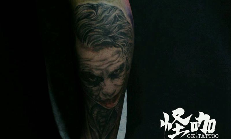 小丑纹身图片_手臂腿部欧美写实人物鬼神原创成品纹身图案