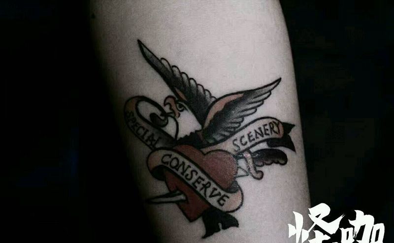 燕子纹身图片_手臂动物原创成品纹身图案