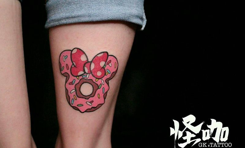 甜甜圈纹身图片_腿部欧美清新静物原创成品纹身图案