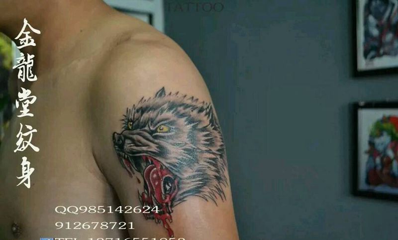 狼头纹身图片_肩部传统动物成品纹身图案