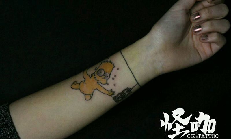 辛普森纹身图片_手臂清新原创成品纹身图案