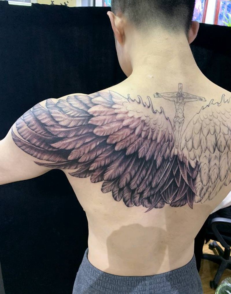 翅膀未完成纹身图片_背部欧美写实纹身图案