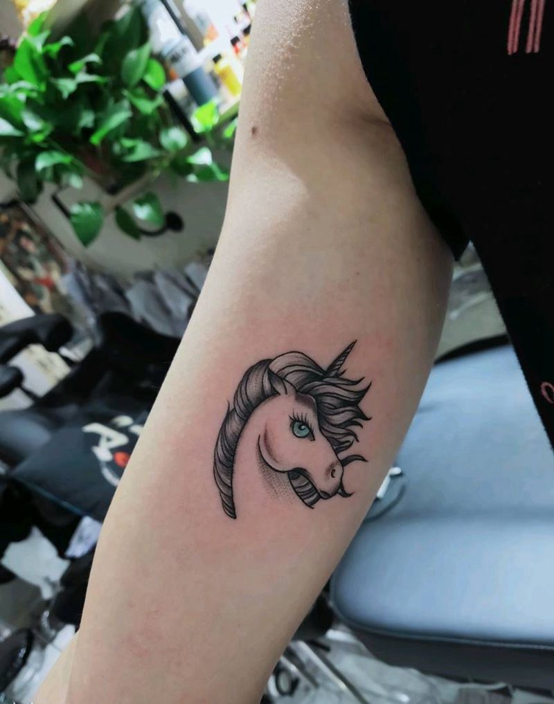 清新独角兽纹身图片_手臂点刺纹身图案