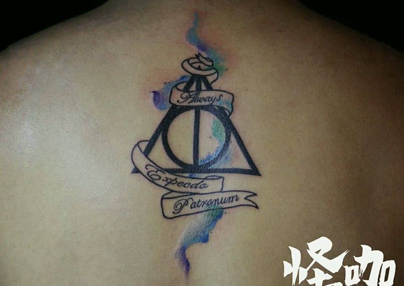 几何作品纹身图片_背部欧美几何字符原创成品纹身图案