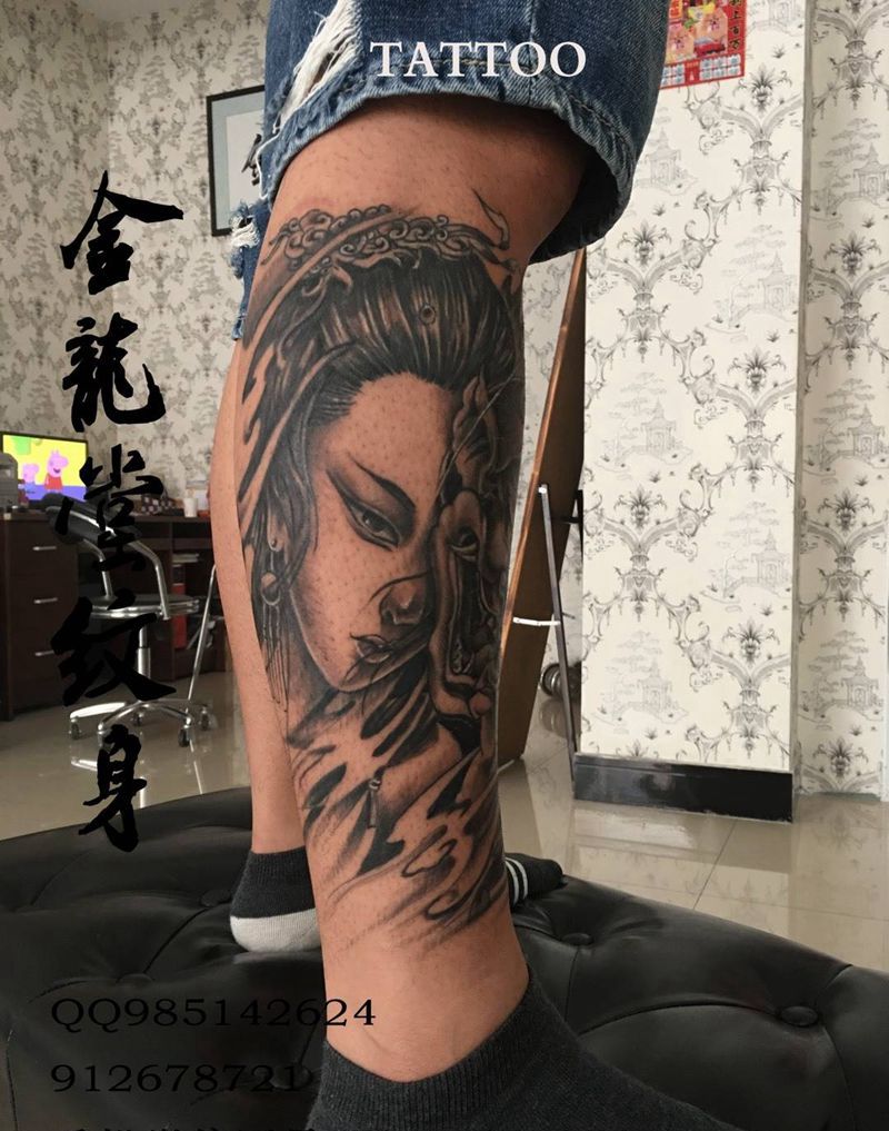 小腿艺妓纹身图片_腿部新传统纹身图案