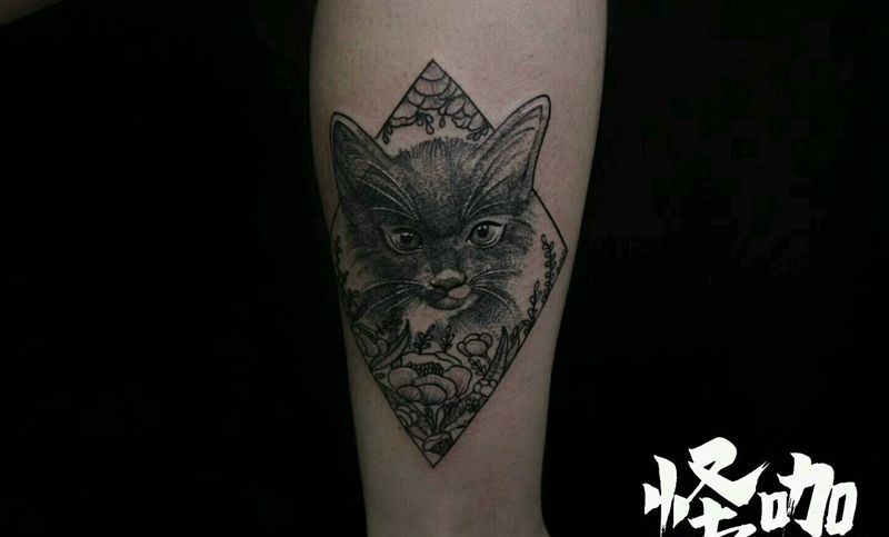 猫纹身图片_腿部写实动物原创成品纹身图案