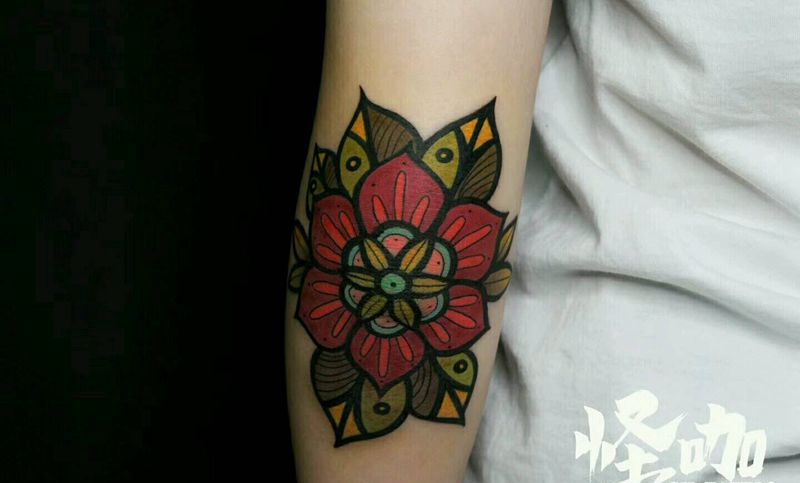 花卉纹身图片_手臂欧美植物原创成品纹身图案