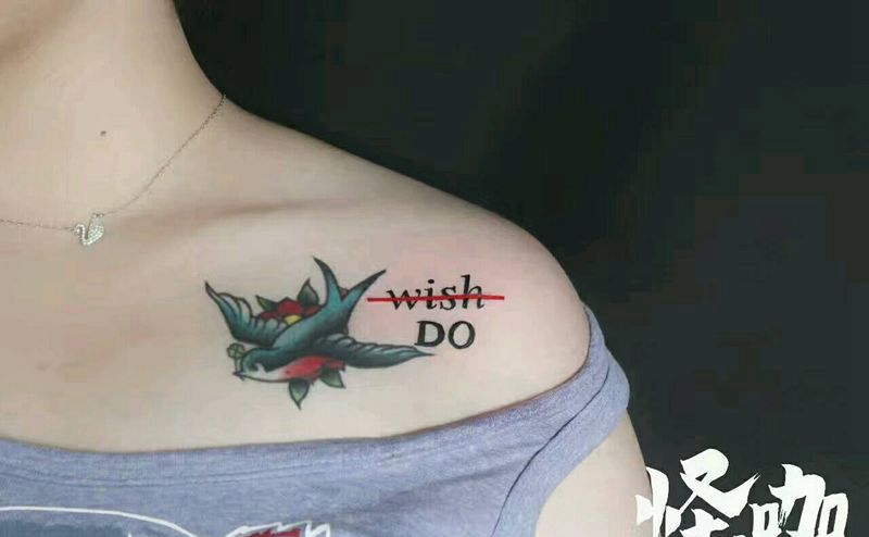 燕子纹身图片_肩部动物原创成品纹身图案