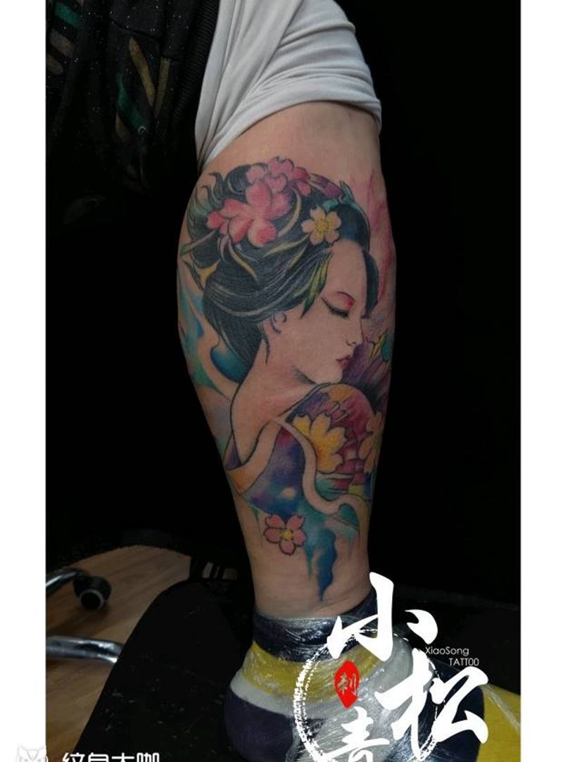 艺妓美女纹身图片_腿部新传统纹身图案