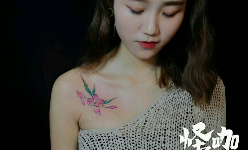 买家秀纹身图片_肩部清新植物原创成品纹身图案