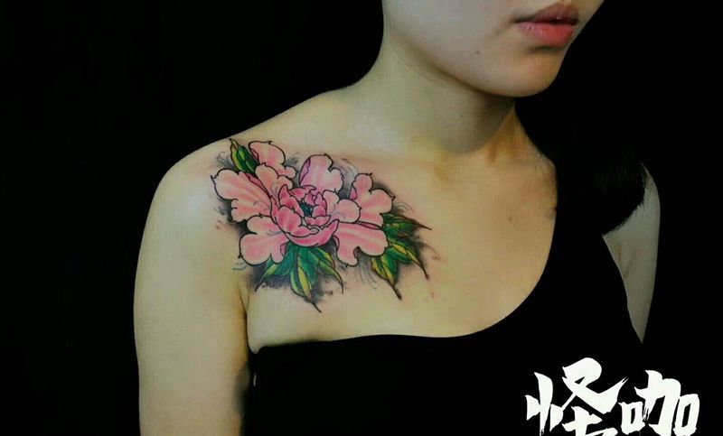 花卉纹身图片_肩部植物原创成品纹身图案