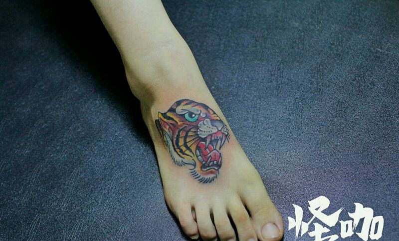 老虎纹身图片_脚部欧美动物原创成品纹身图案