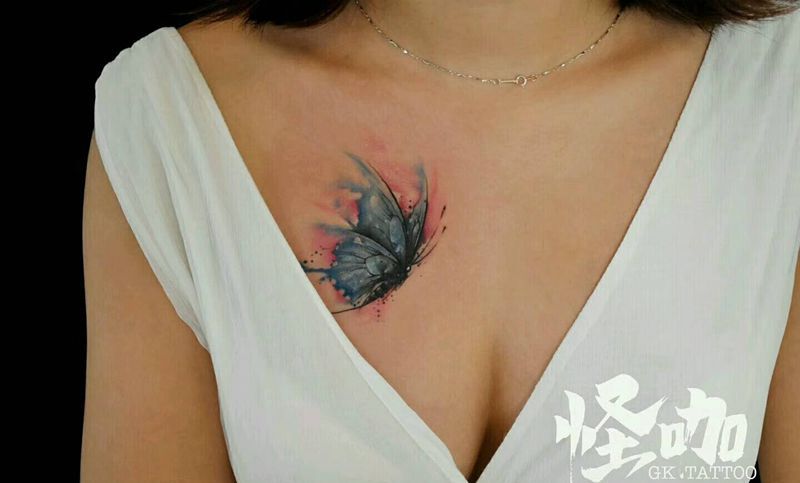 蝴蝶纹身图片_肩部胸部清新动物原创成品纹身图案