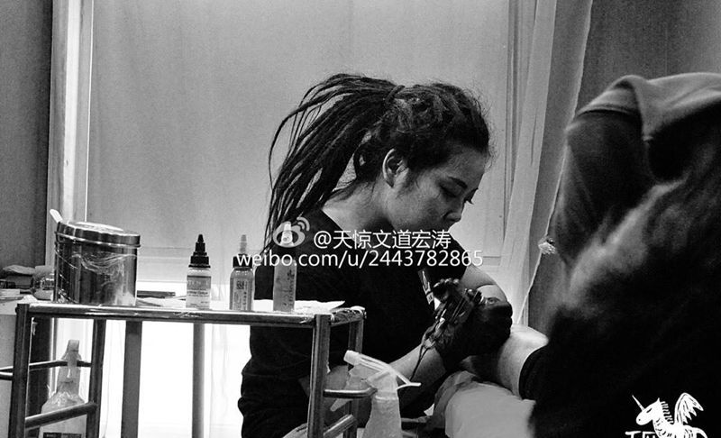 工作而已纹身图片_原创人物欧美传统习俗肖像清新写实国画成品纹身图案