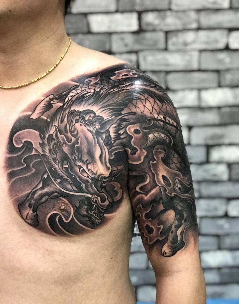 半甲麒麟纹身图片_手臂胸部新传统纹身图案