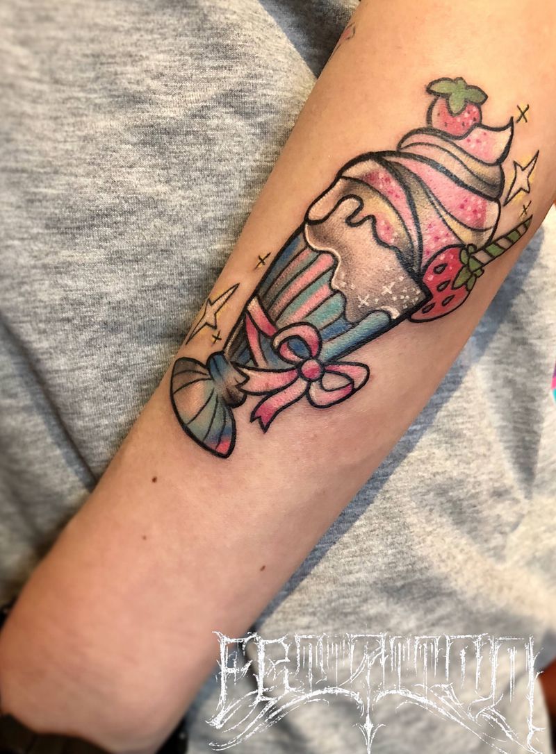 草莓味纹身图片_手臂腿部New School水彩草莓冰激凌彩色纹身图案