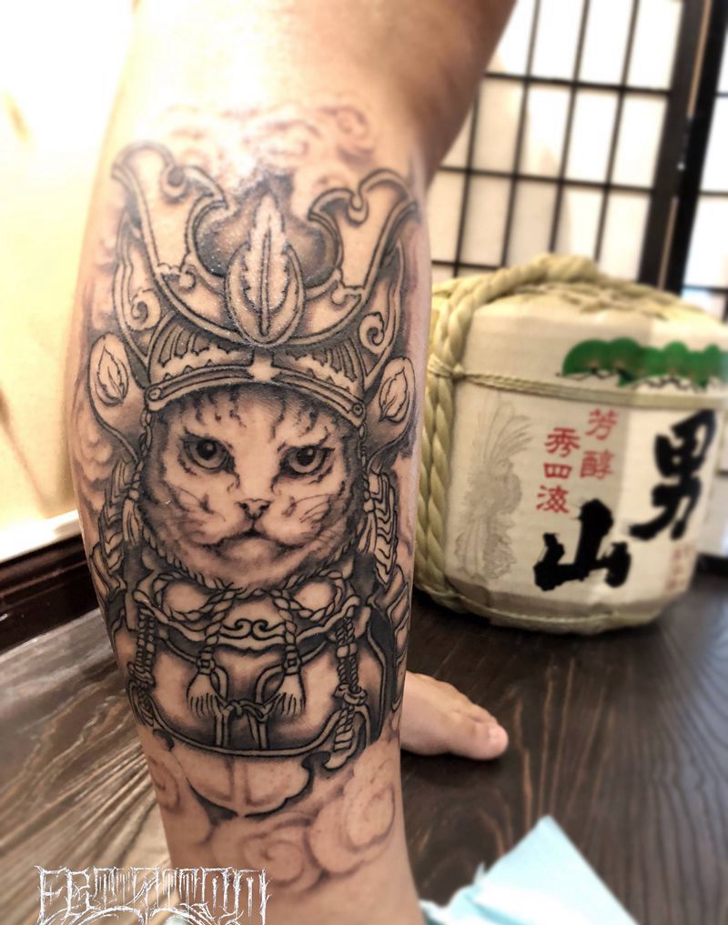 猫武士纹身图片_腿部新传统New School猫武士纹身图案