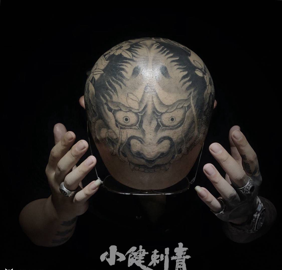 般若樱花纹身图片_颈部新传统般若骷髅樱花纹身图案