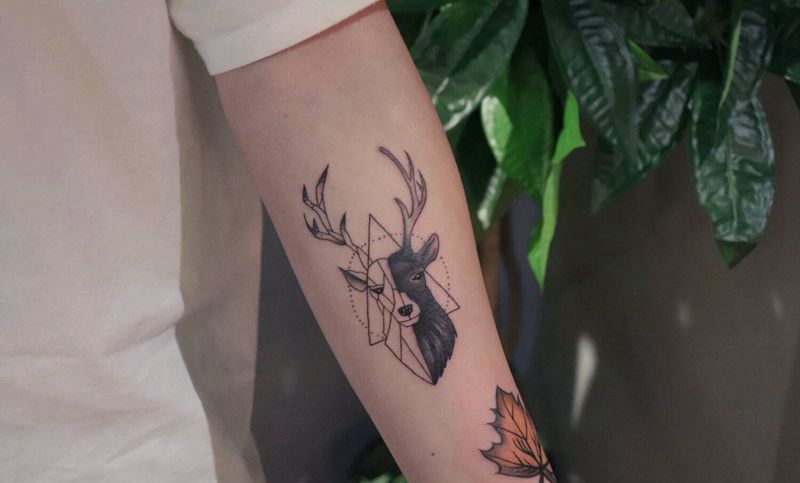 鹿纹身图片_手臂纹身图案