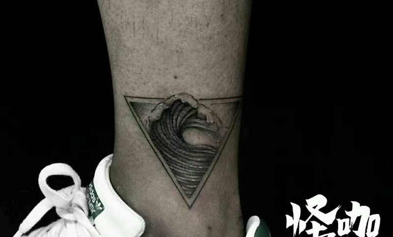 浪纹身图片_腿部欧美原创成品纹身图案
