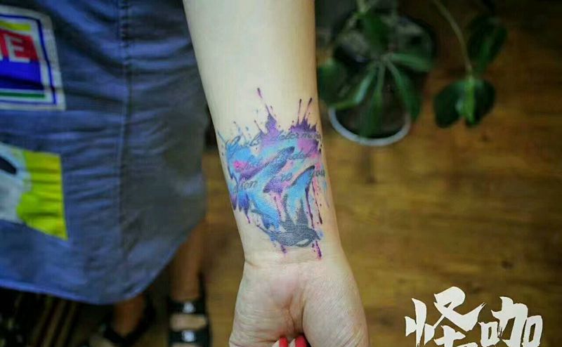 水彩纹身图片_手臂清新原创成品纹身图案