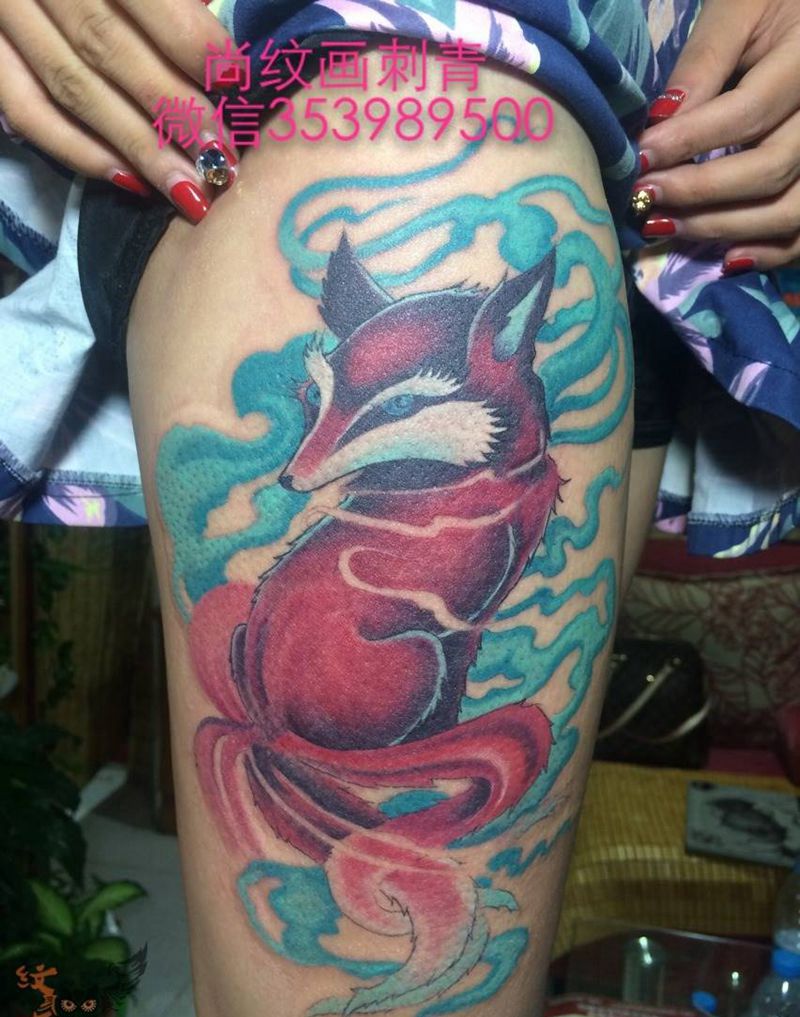 九尾狐纹身图片_传统动物腿部纹身图案
